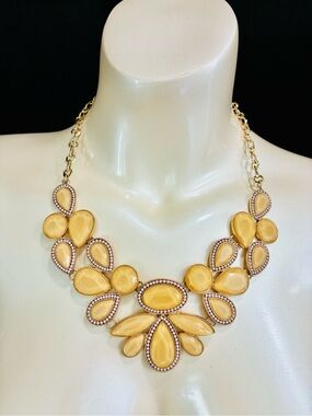 Source Unknown Gold-Tone Necklace with Yellow Resin Cabochons
